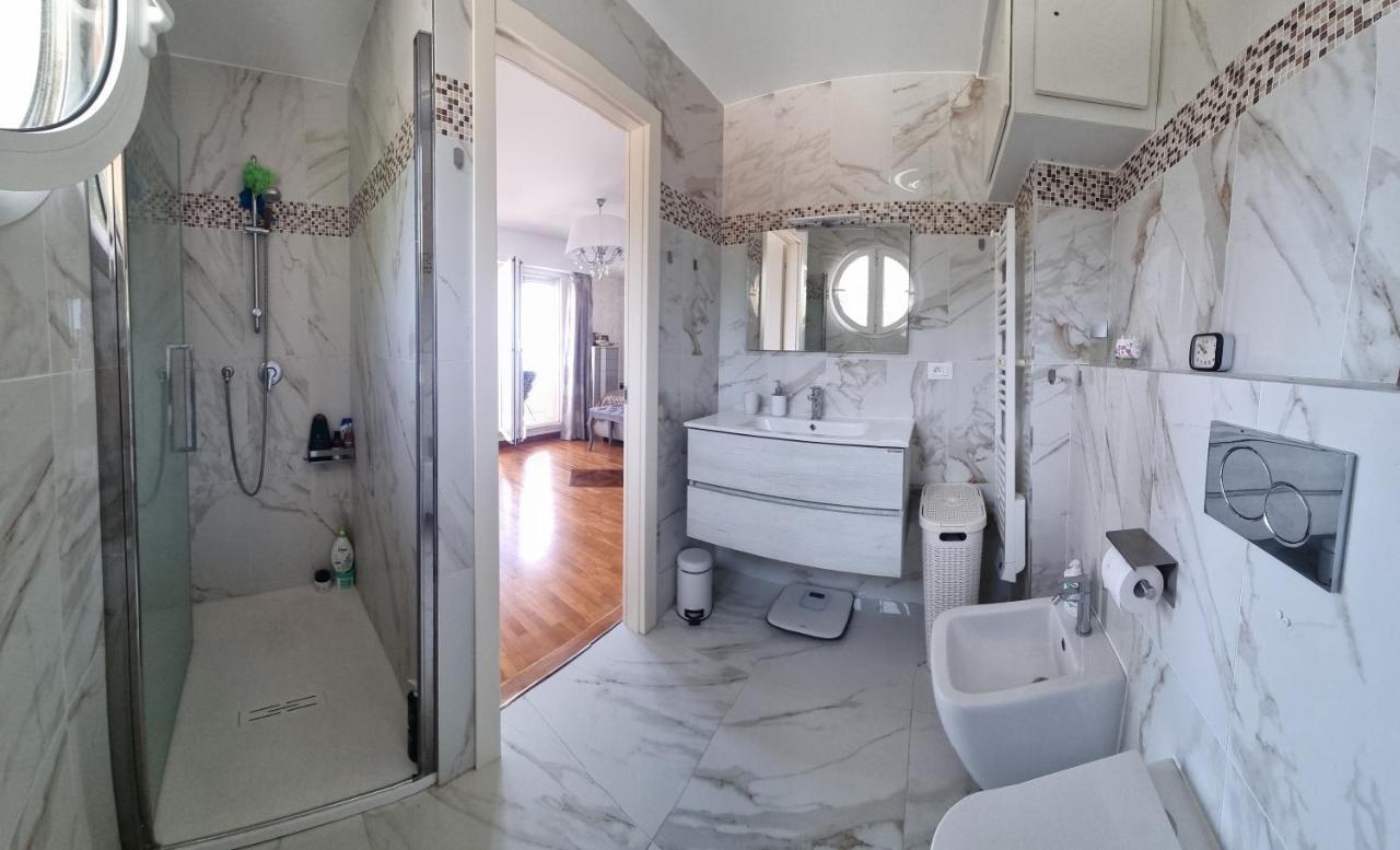 Dernier Etage D'Une Maison Рокебрюн — Кап-Мартен Экстерьер фото